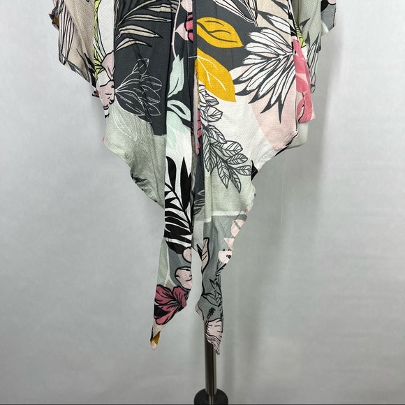 Lovestitch Flor V neck Women’s Front Tie knot Short sleeve Top Size Small - Picture 4 of 7